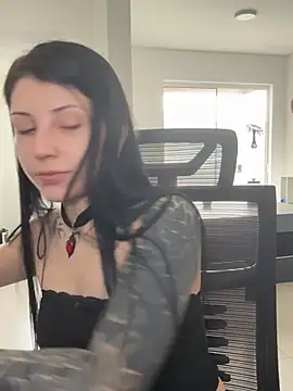 Snapshot of Privad_ravenna chatting on May 2026 04:17:01 PM Privad ravenna online show from May 2026 04:17:01 PM