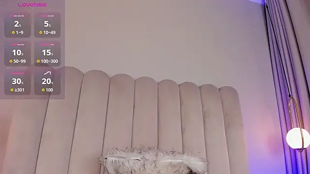 ashlye white online show from October 2025 01:25:01 PM
