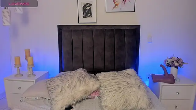 ashlye white online show from February 2026 04:02:01 AM