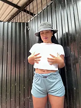 laure torres online show from February 2026 12:38:01 PM