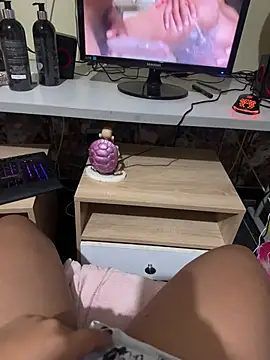 laure torres online show from March 2026 02:05:02 AM