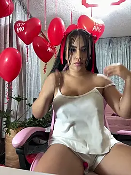 laure torres online show from February 2026 02:06:02 AM