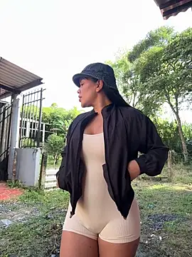 laure torres online show from February 2026 01:57:01 PM