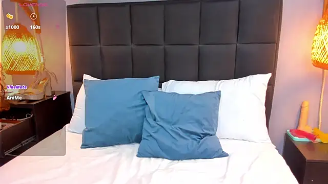 natalie esmith online show from December 2025 12:00:02 PM