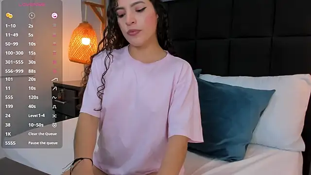 natalie esmith online show from December 2025 12:05:01 PM