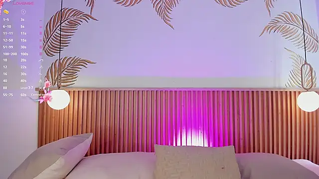 Valleriie  online show from April 2026 04:32:01 PM