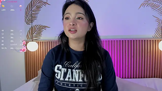 Valleriie  online show from April 2026 03:03:01 PM