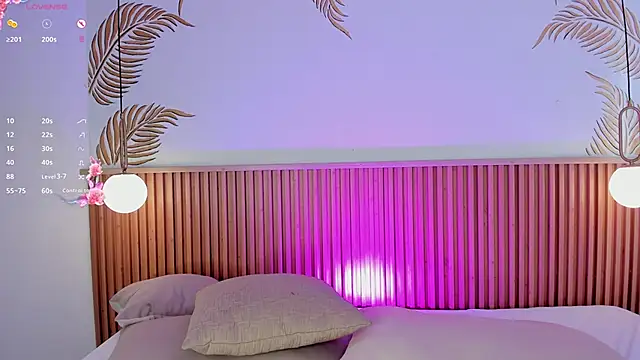 Valleriie  online show from April 2026 03:05:01 PM