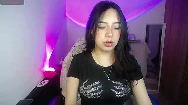 Snapshot of immisssilver chatting on October 2025 03:37:01 AM immisssilver online show from October 2025 03:37:01 AM