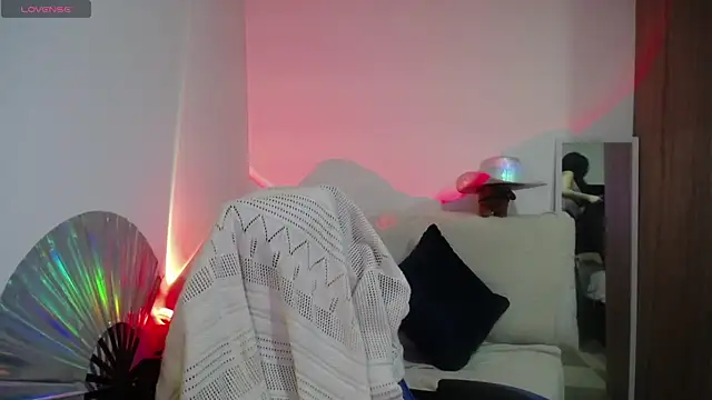 Snapshot of immisssilver chatting on October 2025 01:07:02 AM immisssilver online show from October 2025 01:07:02 AM