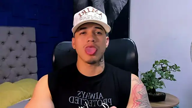 Snapshot of rocoo_santos chatting on October 2025 01:04:02 AM rocoo santos online show from October 2025 01:04:02 AM