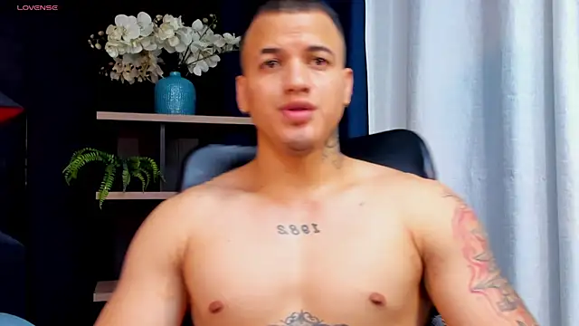 Snapshot of rocoo_santos chatting on September 2025 06:42:01 AM rocoo santos online show from September 2025 06:42:01 AM