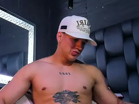 rocoo santos online show from November 2025 02:01:03 AM