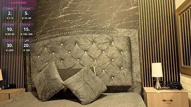 Snapshot of violett__golden chatting on September 2025 11:04:01 AM violett golden online show from September 2025 11:04:01 AM