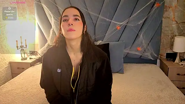 Snapshot of violett__golden chatting on October 2025 11:22:01 AM violett golden online show from October 2025 11:22:01 AM