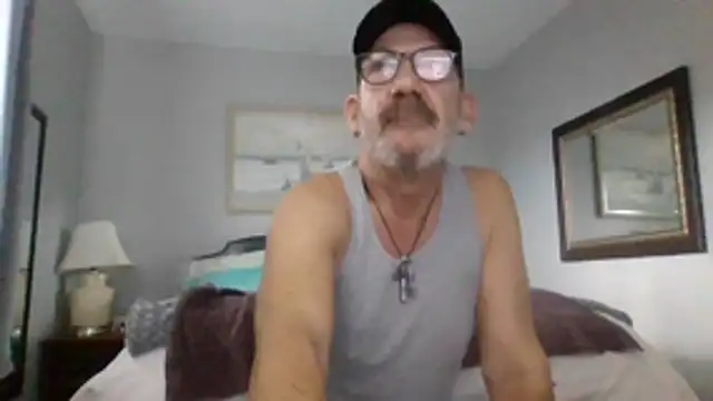 Snapshot of FoxnMouse chatting on October 2025 05:02:01 PM FoxnMouse online show from October 2025 05:02:01 PM