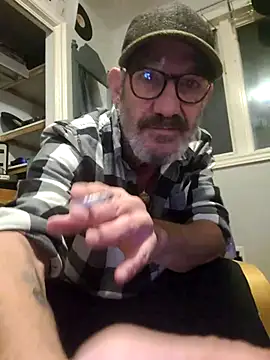 Snapshot of FoxnMouse chatting on November 2025 12:55:01 AM FoxnMouse online show from November 2025 12:55:01 AM