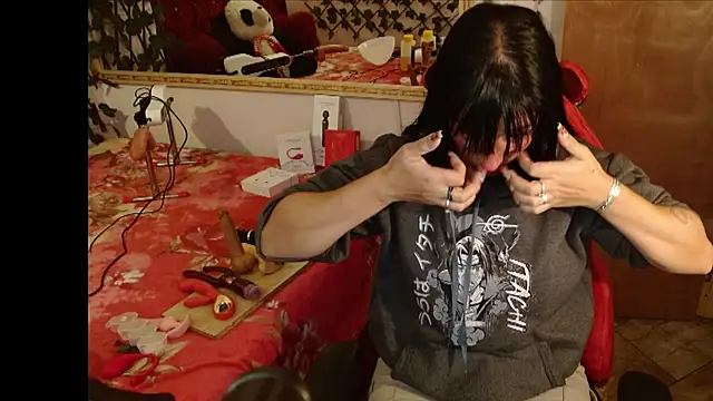 Snapshot of IVET_CUTE1 chatting on July 2026 02:05:02 AM IVET CUTE1 online show from July 2026 02:05:02 AM