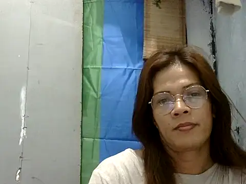 juicycum069 online show from May 2026 01:02:01 AM