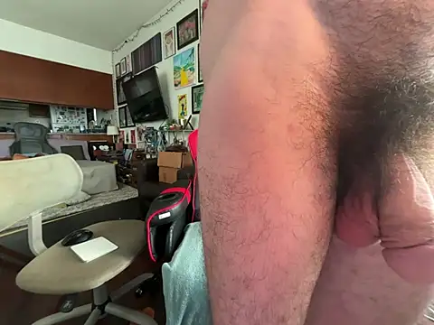 Snapshot of Pupscritch chatting on April 2026 01:57:02 PM Pupscritch online show from April 2026 01:57:02 PM