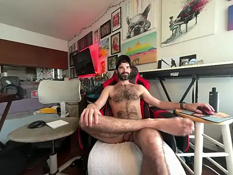 Pupscritch online show from April 2026 06:48:02 PM