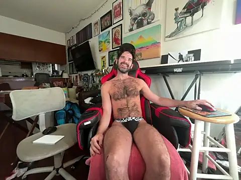 Snapshot of Pupscritch chatting on June 2026 04:06:02 PM Pupscritch online show from June 2026 04:06:02 PM