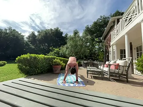 Pupscritch online show from April 2026 05:19:02 PM