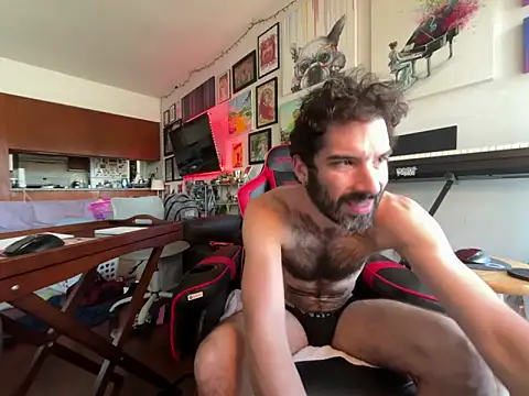 Pupscritch online show from February 2026 07:32:02 PM