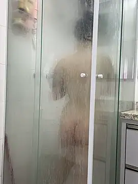 Snapshot of yumi-hot chatting on April 2026 03:35:02 PM yumi-hot online show from April 2026 03:35:02 PM