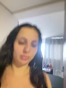 Snapshot of yumi-hot chatting on April 2026 03:30:01 PM yumi-hot online show from April 2026 03:30:01 PM