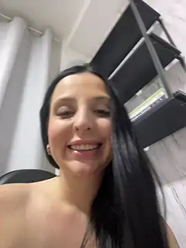 Snapshot of yumi-hot chatting on May 2026 11:13:01 PM yumi-hot online show from May 2026 11:13:01 PM