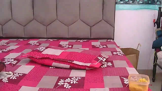 Diyaa Singh online show from December 2025 07:35:02 AM