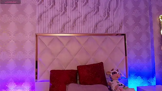 Naomy tay1 online show from February 2026 03:27:01 AM