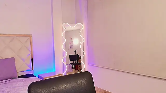 Naomy tay1 online show from November 2025 03:10:02 AM