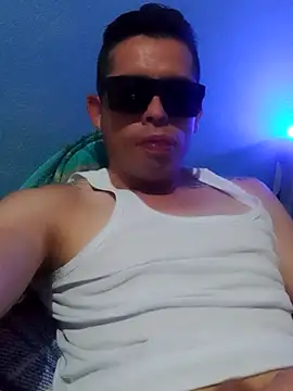 PitudoWuero online show from October 2025 09:11:02 AM