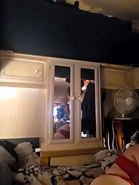 Snapshot of KrystalRoss chatting on November 2025 08:20:02 PM KrystalRoss online show from November 2025 08:20:02 PM