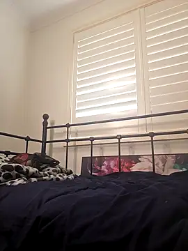 Snapshot of KrystalRoss chatting on October 2025 03:17:02 AM KrystalRoss online show from October 2025 03:17:02 AM