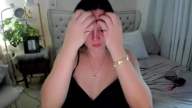 SweetHoney369 online show from December 2025 01:27:01 AM