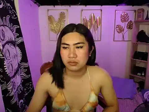 Snapshot of MADONA_HILTON chatting on June 2026 07:19:02 AM MADONA HILTON online show from June 2026 07:19:02 AM