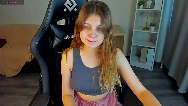 Snapshot of Elle_Ellise chatting on November 2025 08:07:01 AM Elle Ellise online show from November 2025 08:07:01 AM