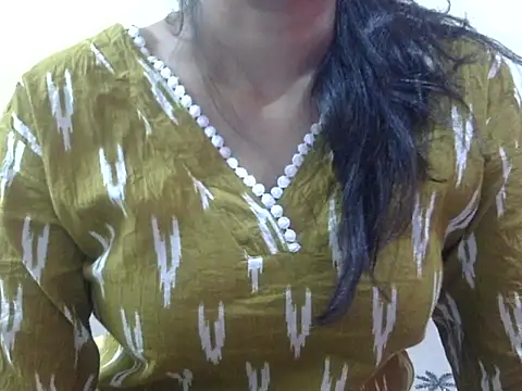 Snapshot of SONIYA_47 chatting on April 2026 06:21:01 PM SONIYA 47 online show from April 2026 06:21:01 PM