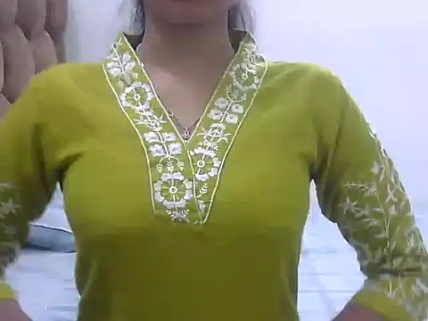 Snapshot of SONIYA_47 chatting on October 2025 05:49:01 PM SONIYA 47 online show from October 2025 05:49:01 PM