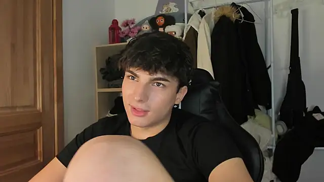 Snapshot of mystic_evan chatting on October 2025 02:14:02 PM mystic evan online show from October 2025 02:14:02 PM