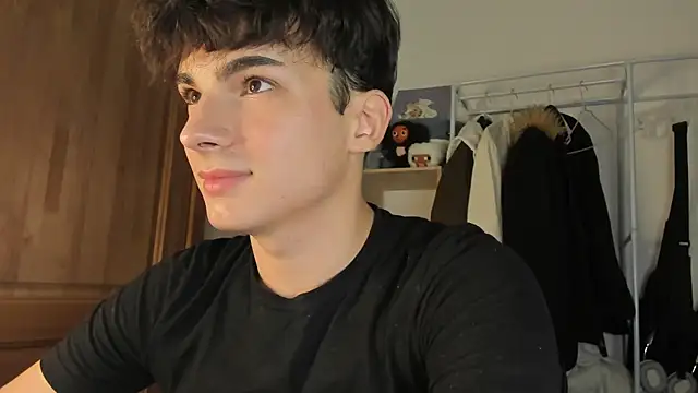 Snapshot of mystic_evan chatting on October 2025 09:01:02 PM mystic evan online show from October 2025 09:01:02 PM