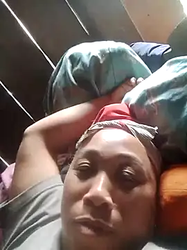 Snapshot of Mamapm20 chatting on October 2025 01:42:02 AM Mamapm20 online show from October 2025 01:42:02 AM