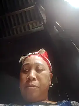 Snapshot of Mamapm20 chatting on October 2025 06:15:01 AM Mamapm20 online show from October 2025 06:15:01 AM