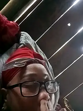 Snapshot of Mamapm20 chatting on September 2025 04:18:02 AM Mamapm20 online show from September 2025 04:18:02 AM