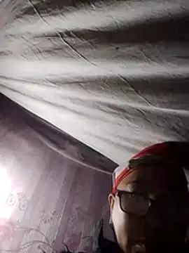 Snapshot of Mamapm20 chatting on November 2025 10:10:01 PM Mamapm20 online show from November 2025 10:10:01 PM