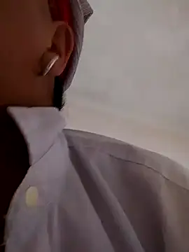 Snapshot of Mamapm20 chatting on October 2025 01:07:01 AM Mamapm20 online show from October 2025 01:07:01 AM