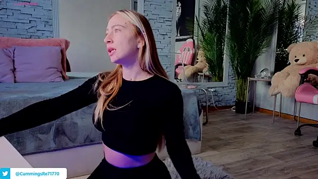 Snapshot of Reina_Cummings chatting on February 2026 07:41:01 AM Reina Cummings online show from February 2026 07:41:01 AM